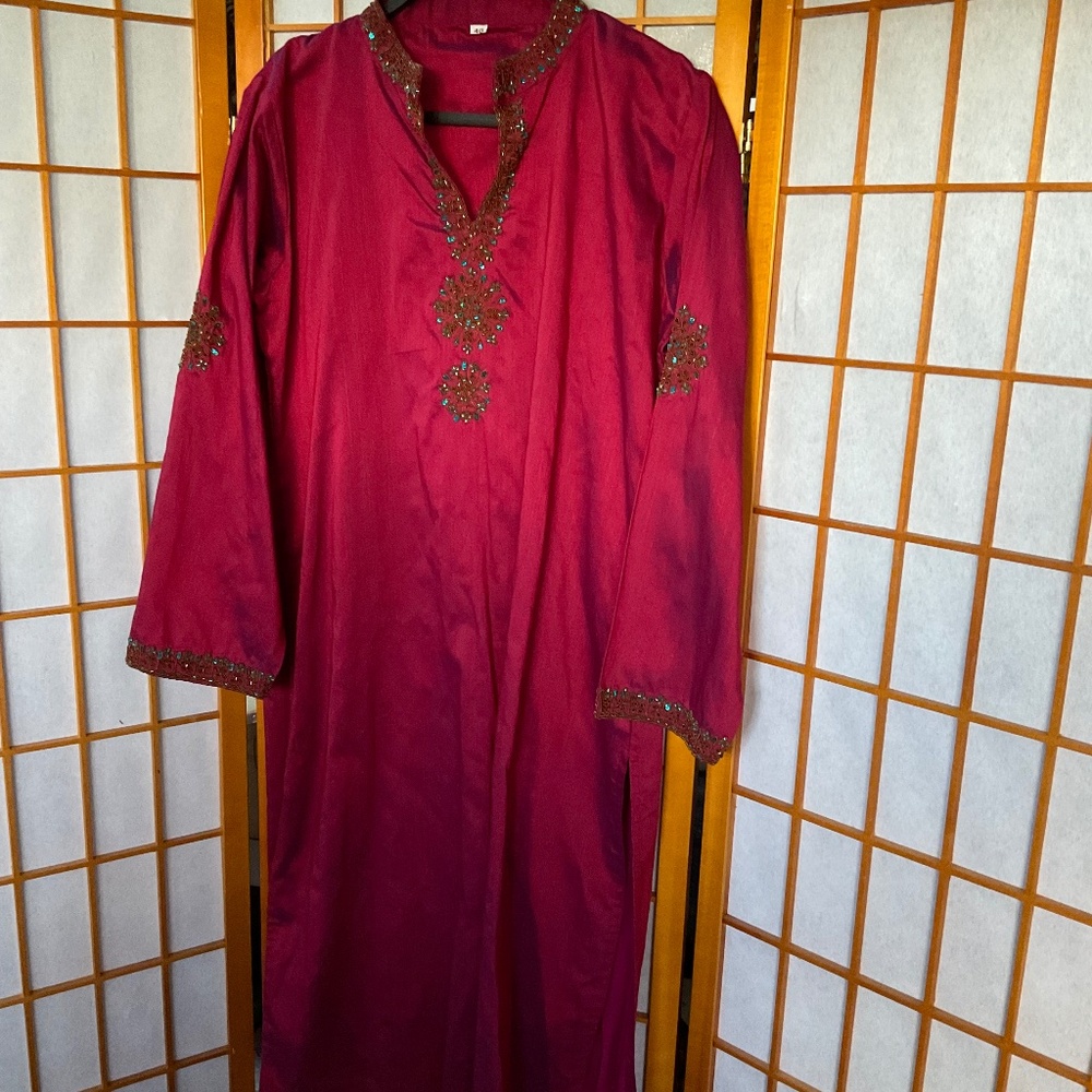 Tags still attached, gorgeous magenta Indian Kurta